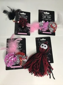 Cat Toys Bundle Of 4 Goth Toys Feathers Yarn - Picture 1 of 6