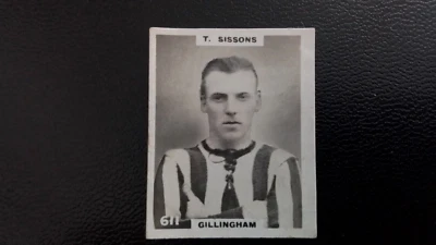 GODFREY PHILLIPS, PINNACE FOOTBALLERS."PHOTO"NO 611,  T. SISSONS,  GILLINGHAM. - Image 1 of 2