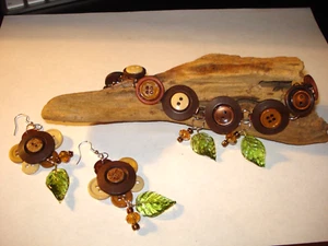 UpCycled Buttons n Buttons Glass Leaves Crystal Bracelet and P. Earrings Set - Picture 1 of 6