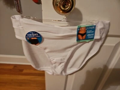 NWT Vanity Fair Ladie's Size 8/XL Beyond Comfort White  Bikini MSRP $13.50 - Image 1 of 2
