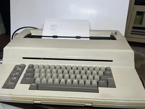 Sears 161-53020 The Electronic Graduate Electric Typewriter Vintage With Case - Picture 1 of 12