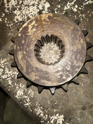 Roda dentada motor Case 1845C 17 dentes interna 19 dentes externa H436821 - Imagem 1 de 2