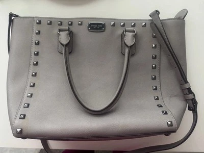 Cartera de cuero mediana Michael Kors gris Selma Stud Foto 1 de 4