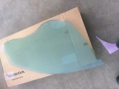 2005 BMW 525i E60 Right Front Driver's Side Window Auto Glass OEM - Image 1 of 4