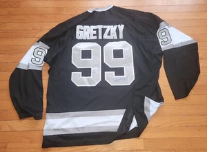 CAMISETA DE WAYNE GRETZKY 'LA KINGS' NHL GRAN ANOTADOR CORTE MVP FIRMADA REYES *CERTIFICADO DE AUTENTICIDAD 1 - Imagen 1 de 3