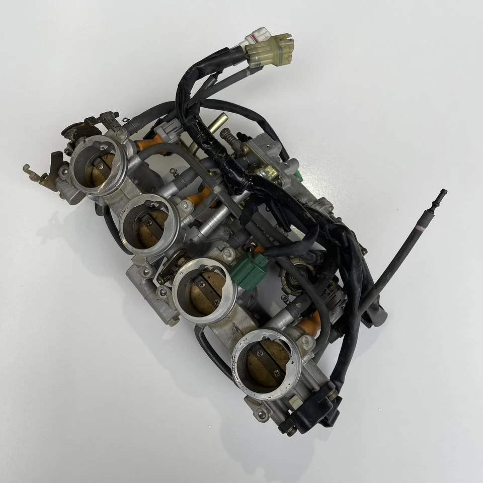 Yamaha FZ6N FZ6 2005 Throttle body air intake fuel manifold throttles - Image 1 of 4