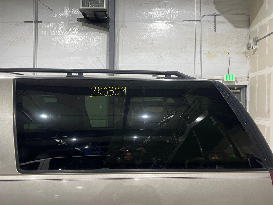 1992 - 1999 Chevy Suburban 2500 Driver LH Left Quarter Window Glass - Image 1 of 1