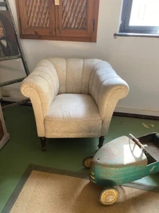 Stühle Armlehnstuhl Stuhl Sessel Tisch Hocker Ledersessel Clubsessel Club Sofa - Bild 1 von 7