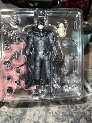 Экшн-фигурка Bandai Tamashii S.H.Figuarts Batman - Изображение 1 из 4