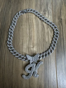 Cadena Iced Out 19” con mariposa y 3 pulgadas “K”- - Imagen 1 de 9