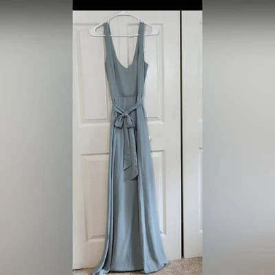 Maxi Vestido Show Me Your MuMu Jenn Talla LG Plateado Salvia Crujiente Dama de honor Boda Foto 1 de 4