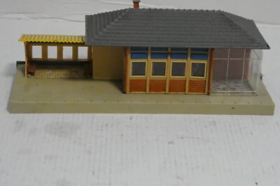 FALLER B-97 H0 Kleinstadtbahnhof gerader Bahnsteig oder Bushalt Faller ams - Bild 1 von 4