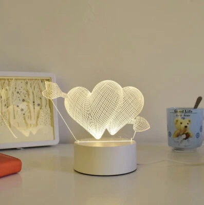 Lámpara de mesa pequeña USB con luz nocturna LED 3D dos corazones con flecha Selle en EE. UU. Foto 1 de 3