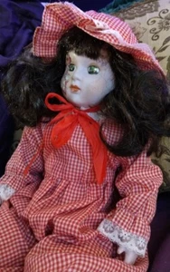 HAUNTED DOLL HALLOWEEN PROP vtg MUSIC BOX PARANORMAL NEGATIVE SPIRIT - Picture 1 of 7