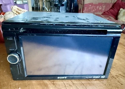 SONY XAV-602BT CD DVD USB AUX SAT NAV HEAD UNIT WITH GPS MODULE CABLE & ANTENNA. - Image 1 of 4