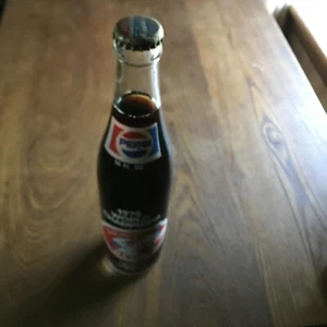 1975 CINCINNATI REDS World Series Champions FULL Pepsi 16 oz. Bottle *Nice* - Picture 1 of 12