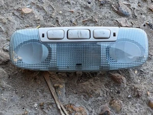 FORD FIESTA MK7 INNENRAUMLEUCHTE VORNE MIT TASTEN - Bild 1 von 1