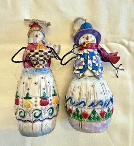 Jim Shore Heartwood Creek: Snowman Winter's Tradition Christmas - 2 Figuren - Bild 1 von 10
