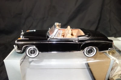 Sun Star 1958 Mercedes Benz 220se 1/18 in the Box - Image 1 of 4