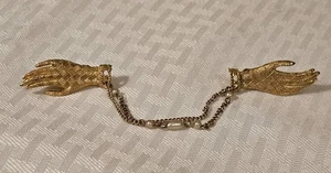 Vintage goldfarbene Hände Pullover Clips mit Kette 7 Zoll - Bild 1 von 5