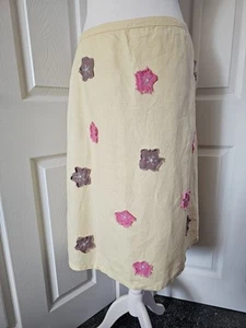 Falda Boden Amarilla Lino Floral Bordada Detalle Patchwork Talla 14L - Imagen 1 de 9