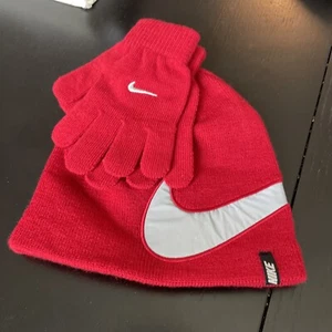 Nike Swoosh Mützen 2 Stück Set Kinder Größe 8/20 Fitnessstudio/rot 2014 - Bild 1 von 8