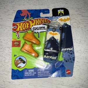 HOT WHEELS SKATE 2023 DC BATMAN SCREEN LEGENDS New In Package - Picture 1 of 2