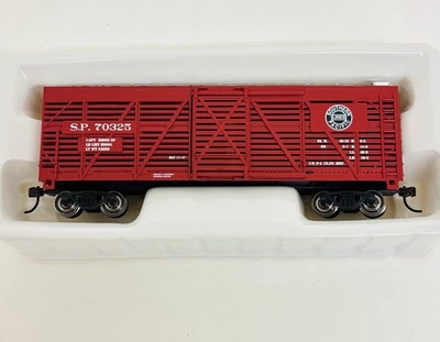 Bachmann Silver HO Southern Pacific 40' Stock Car #70325 18503 New - Image 1 of 4