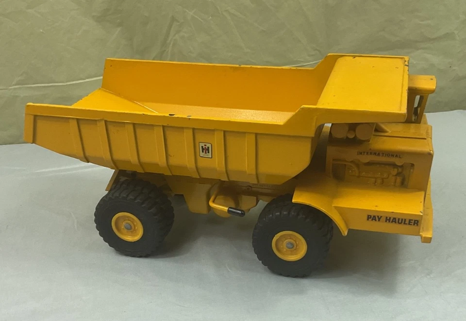 老式 Ertl 国际收割机 IH Payhauler 自卸车压铸 1: 25 比例 — 第 1/4 张图片