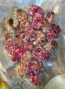 VINTAGE Eisenberg Ice Grape Cluster Brooch, 2" x 1.75" - Picture 1 of 2