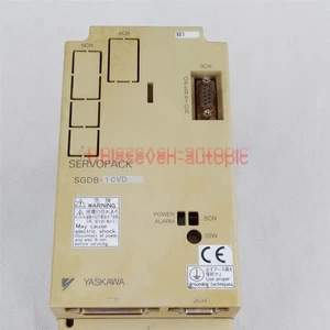 UN SERVOACCIONAMIENTO USADO Yaskawa SGDB-10VD probado - Imagen 1 de 1