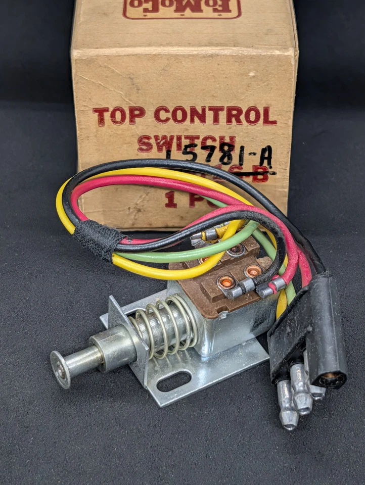 Nuevo de Lote Antiguo 1958 Ford Fairlane 500 Skyliner techo erecto convertible interruptor superior Foto 1 de 4