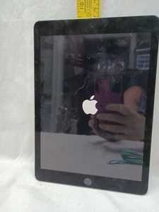 9.7 Inch Screen Apple iPad Pro 1st Gen 128GB, Wi-Fi, - Afbeelding 1 van 7