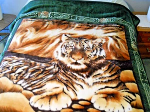 King Size Tiger Blanket, Soft, Luxurious, Reversible, 84 by 90 inches - Picture 1 of 9