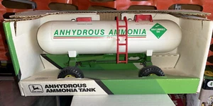 ERTL John Deere Anhydrous Ammonia Tank 1/16 NIB - Picture 1 of 5