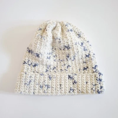 De colección Hecho a Mano Otoño Boho Azul Marfil Moteado Crochet Tejido Gorro Sombrero OS Foto 1 de 4