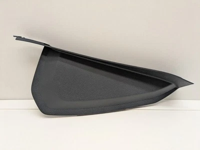 Крышка отделочной панели для правой стороны приборной панели Ford Fiesta 2008–2012 годов выпуска 8A61-A044C60-A - Изображение 1 из 4