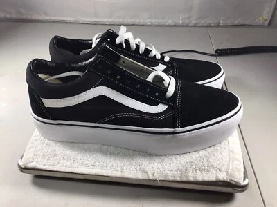 Tenis unisex negros/blancos Old Skool Platfor (talla hombre 8,0/mujer’s 9,5) Foto 1 de 4