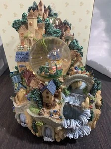 Classic Treasures Musical Cottage Waterglobe Water Fountain, Works, EUC New Read - Picture 1 of 12