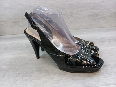 Tacones Aquatalia para mujer de charol negro impermeables con tachuelas punta abierta 10M Foto 1 de 4
