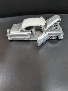 JADA 1/24 DUB CITY SILVER/WHITE 1953 CHEVY BEL AIR NEW - Picture 1 of 4