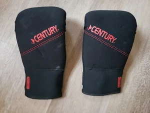 Century L/XL Black & Red Neoprene Boxing Gloves - Picture 1 of 2