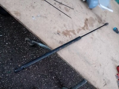 VOLKSWAGEN EOS BONNET GAS STRUT DAMPER 1F 1Q082335902S - Image 1 of 3