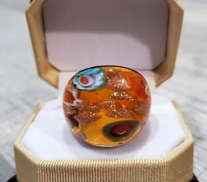 Anillo Boho Grueso Estilo Abstracto Flor Dorado Amarillo Vidrio Soplado a Mano Talla 9 - Imagen 1 de 5