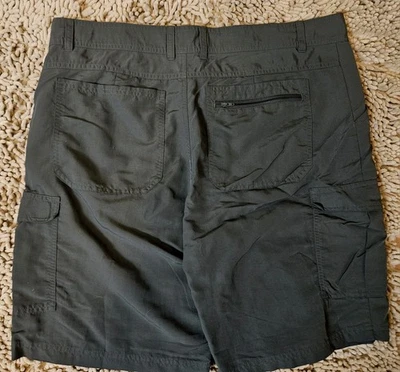 Bermuda cargo CABELA'S Hiker PESCA NÁILON verde escuro 36 zíper bolso traseiro - Imagem 1 de 3