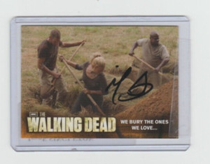 THE WALKING DEAD SEASON 2 BASE CARD #54 SIGNED BY IronE SINGLETON/T-DOG