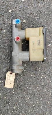 Cilindro maestro de freno para GMC C 1500 2500 Chevy Suburban Foto 1 de 4