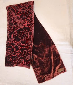 GORGEOUS Calzeat of Scotland Red Cut Velvet Rectangular Wrap - Picture 1 of 4