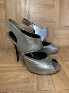 RARE🔥 Alexander McQueen Silver Leather Skull Zipper Detail Peep Toe Pumps 39 - Picture 1 of 11