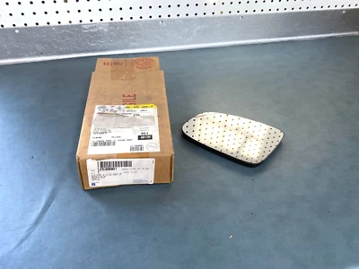 Espejo retrovisor exterior de vidrio para conductor GM OEM NOS 12530001 1997-2003 Pontiac Grand Prix GT 1997-2003 Foto 1 de 4
